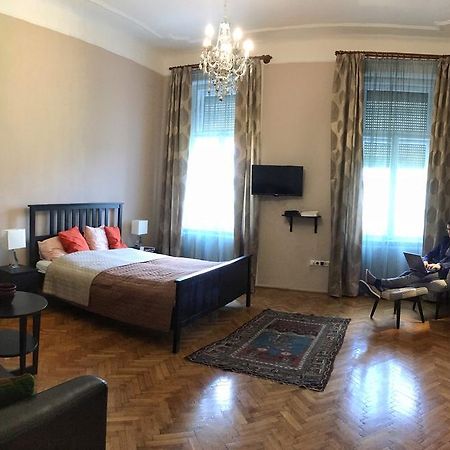 Diamonds Apartment With 2 Rooms Near Guzsdu Udvar Budapest Exterior foto